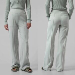 Athleta Eastbound Wide Leg Pant Size 8 Tencel Stretch Blue Gray